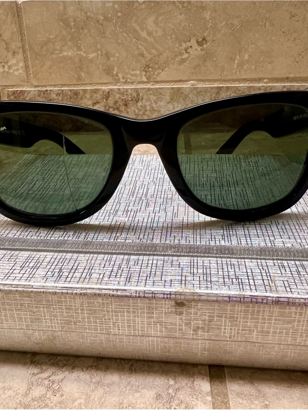 Ray-Ban Wayfarer RB2140 Sunglasses Black Made in Italy – Needs Lens - Picture 4 of 7
